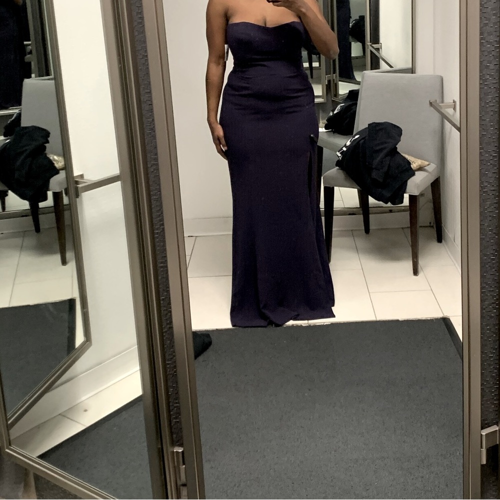 Dark blue Dress the population formal dress.